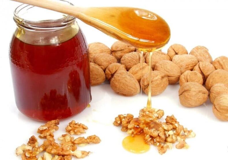 A mixture of honey and nuts - a simple recipe that increases potency